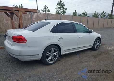 2015 Volkswagen Passat 2.0L Tdi Se z USA, uszkodzony, nr VIN 1VWBV7A30FC038778